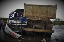 Acidentes de trânsito deixam um rastro de sangue e morte