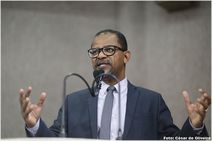 “Compromissos com causas do povo negro vão além do mandato”