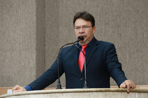 Carlito Alves pede desculpas aos colegas de partido