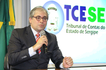 Falta de cheches dificulta mercado de trabalho para mulheres, diz procurador 