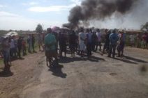 Sem água, moradores de povoados de Monte Alegre e Porto da Folha protestam 