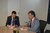 Laércio solicita aparelho para exames cardiológicos em recém-nascidos