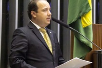 “Belivaldo nomeou o presidente da Emsetur para ser o coordenador de sua campanha”, diz Valadares Filho