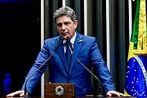 Rogério Carvalho: ou Brasil pede solidariedade ao mundo, ou morrerão 500 mil pessoas  