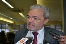 Clóvis proíbe Estado de sacar R$ 400 milhões do Funprev