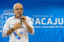 Plano de Saneamento de Aracaju e não de Edvaldo