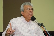 Um outro olhar sobre a história recente e Zé Carlos Teixeira