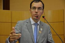 Votação dos projetos do Executivo e Judiciário é adiada para quarta-feira, 19