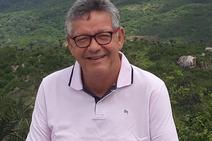 Galdino Carvalho coloca nome à disposição da sucessão de Canindé