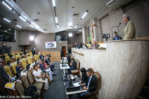 Tribuna Livre debate lei federal 11.888