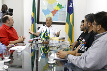 Governador recebe movimento contra a privatização da Chesf 