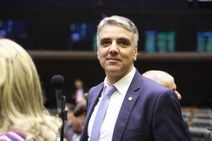 Fábio Reis quer contas pagas em duplicidade restituídas em até três dias