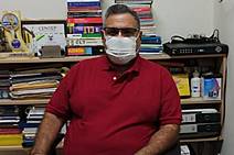 Representantes dos trabalhadores do comércio e patronato se reúnem sob mediação da SRT