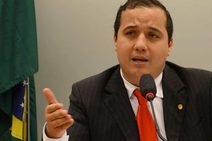 Valadares Filho: \"obras do Centro de Convenções se arrastam por falta de governo\"