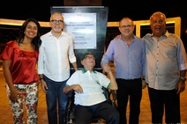 Edvaldo entrega reforma da Praça dos Expedicionários 