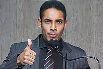 “A pobreza de Sergipe exige e aceita um novo mandato de Adelson Barreto”