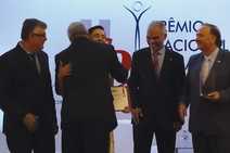 Prefeitura de Socorro recebe prêmio nacional pelo serviço de saúde bucal