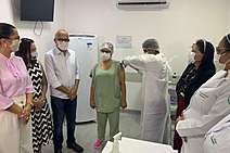 Hospital de Cirurgia inicia vacinação em seus profissionais linha de frente