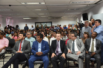 Vereadores comemoram contrato entre Prefeitura e Caixa para moradia