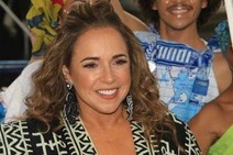 Daniela Mercury propõe-se a dar aula sobre Lei Rouanet ao presidente Bolsonaro