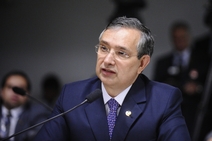 Eduardo Amorim: “Nós estamos lutando muito para vencer ainda no primeiro turno”