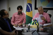 JB discute desenvolvimento da produção de camarão do Baixo São Francisco