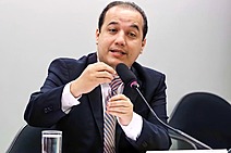 Valadares Filho vê em Rogério Carvalho capacidade “de liderar o projeto maior” em 2022