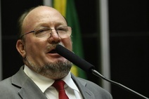 João Daniel reafirma compromisso em defesa da democracia e dos avanços sociais