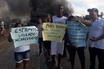 Cobrando segurança, manifestantes fecham BR-235 em Areia Branca