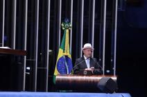 Valadares cobra prioridade na solução da seca que atinge o Nordeste