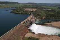 Governo arrecada R$ 12,1 bilhões com leilão de usinas da Cemig
