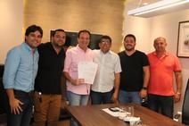 Últimos atos: prefeitos assinam convênios de mais de R$ 20 milhões viabilizados por André Moura