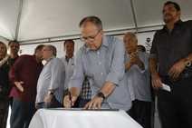 Governador leva pavimentação a 72 vias da Barra dos Coqueiros e Socorro