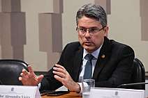 Ação de Alessandro Vieira regulariza fornecimento de remédio para transplantados