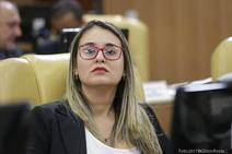\"Mesa diretora da CMA precisa reconhecer seus erros\", dispara Kitty Lima