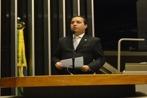 Valadares Filho faz alerta sobre o aumento de suicídios no Brasil