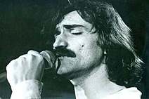 Belchior com sua “Velha Roupa Colorida” é um camarada que sempre no tira do lugar comum