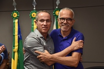 Edvaldo transmite interinamente cargo de prefeito para Nitinho