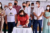 Diná Almeida participa de assinaturas de Ordens de Serviço em Riachão e Boquim