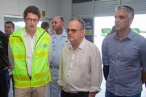 Governo Federal anuncia parceria com SE para conter  óleo no litoral