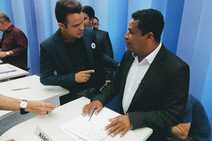 Léo de Fá, comporte-se como homem público e pare de agir como estúpido