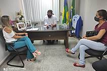 Sheyla Galba quer prazo para que escola no JK volte a funcionar