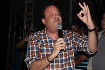 \"Isso é feio, antigo e atrasado\", responde André Moura a Valadares