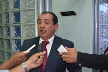 Valmir, o de Lagarto, faz afago em Rogério, mas nada decide